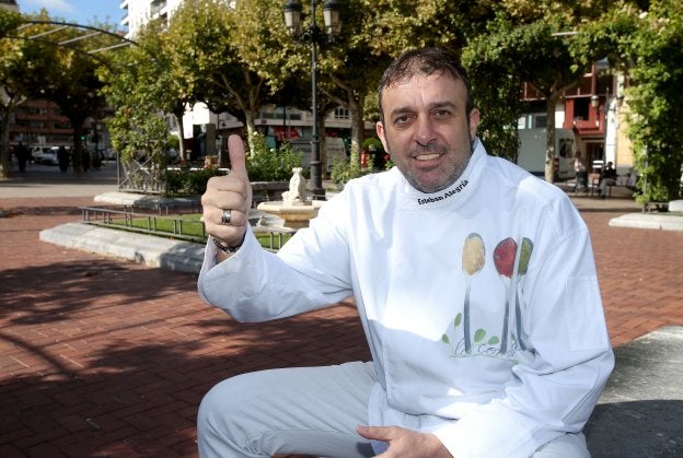 Esteban Alegría, chef y propietario del restaurante 'La Comedia', de Calahorra. :: juan marín