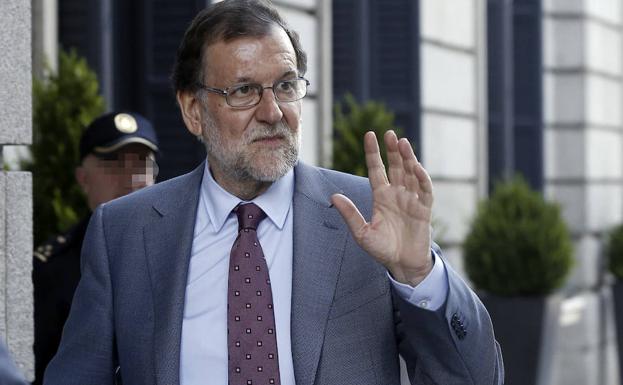 Rajoy en su llegada al Congreso.