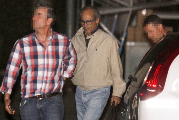 Rodríguez Sobrino tras su detención por la Guardia Civil el pasado 19 de abril . :: Javier López / efe