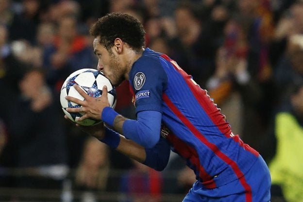 Neymar festeja un gol con el Barcelona. :: efe