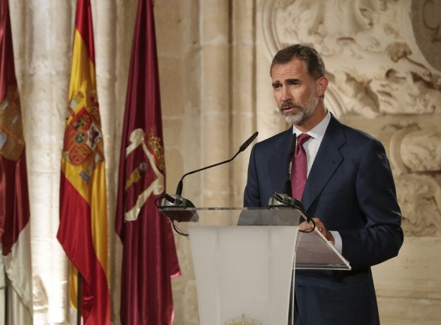 Felipe VI, durante su discurso ayer en la ceremonia de entrega de los Premios Nacionales de Cultura 2016. :: zipi / efe