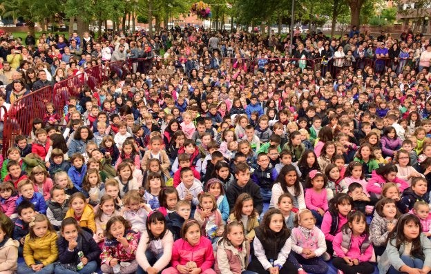 Gorgorito, como cada año, volvió a llenar ayer en el parque Rosalía de Castro, de Cascajos.