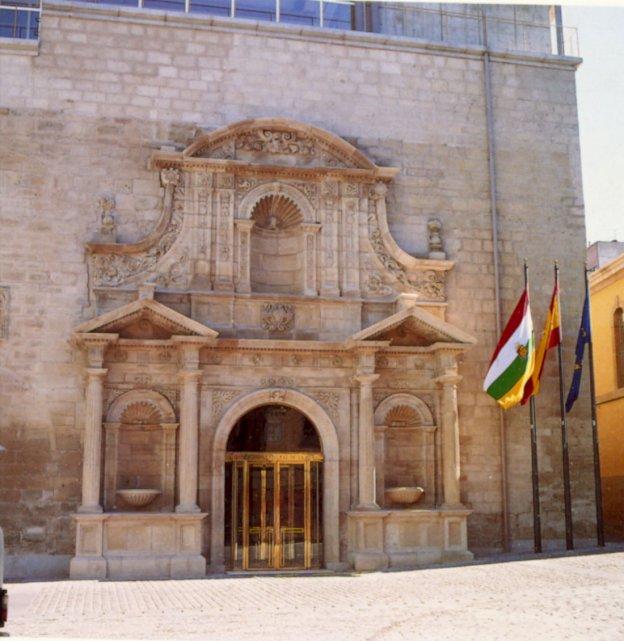 Exterior del Parlamento de La Rioja. :: l.r.
