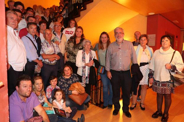Foto de conjunto de los descendientes de la familia Díez, todos ellos de origen serrano, reunidos en Logroño. /Sonia Tercero