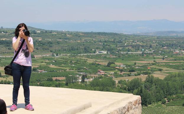 Vistas del valle del Iregua desde el emplazamiento del castillo de Nalda. /Diego Marín A.