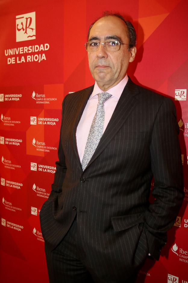 Alejandro Alvargonzález, ayer en la UR. :: Jonathan Herreros
/