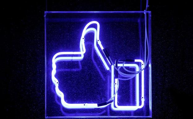 Símbolo de 'Me gusta' de Facebook/REUTERS