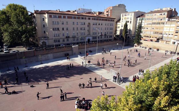 Patio del colegio Compañía de María (La Enseñanza) /Juan Marín