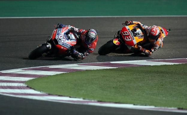 Dovizioso y Márquez, en el GP de Catar. /Reuters