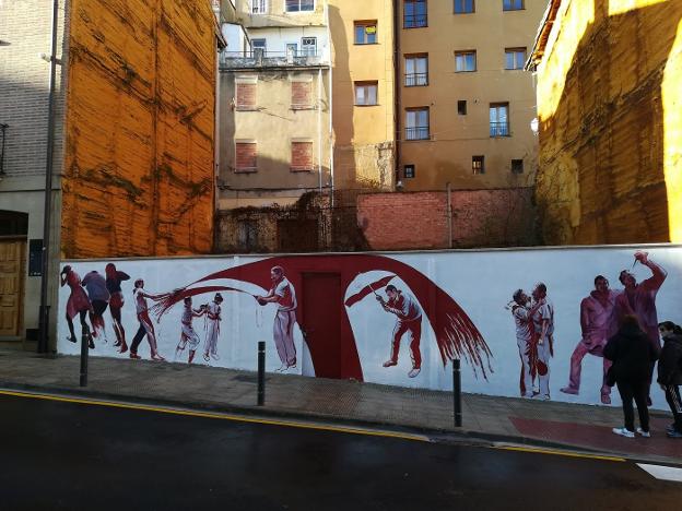 Imagen completa del mural realizado por José Uriszar. :: l.r./