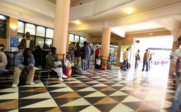 La rehabilitación del edificio de la actual estación de autobuses, a punto