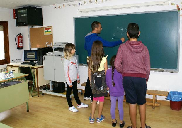 Alumnos del colegio de Camprovín, en una imagen del pasado mes de septiembre. :: /Félix Domínguez