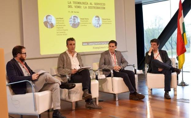 Participantes en la tertulia sobre distribución. :: miguel herreros/