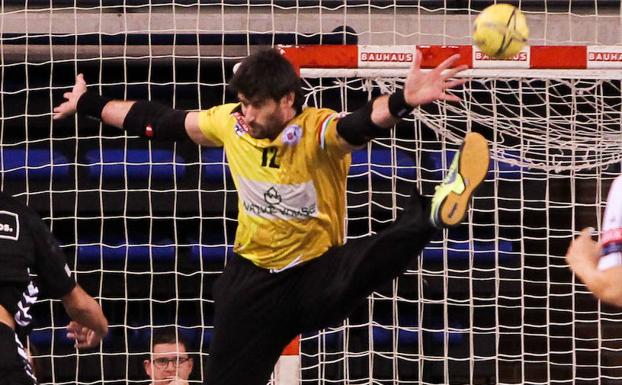 Gurutz cuajó un gran partido Pontevedra. /L.R.