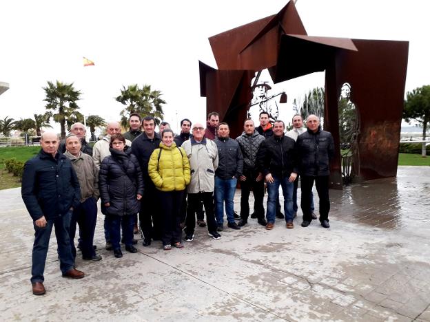 Agricultores de Calahorra y Aldeanueva de Ebro, a favor de la concentración parcelaria en Los Molinos, en el parque de la Era Alta. :: i. á. /