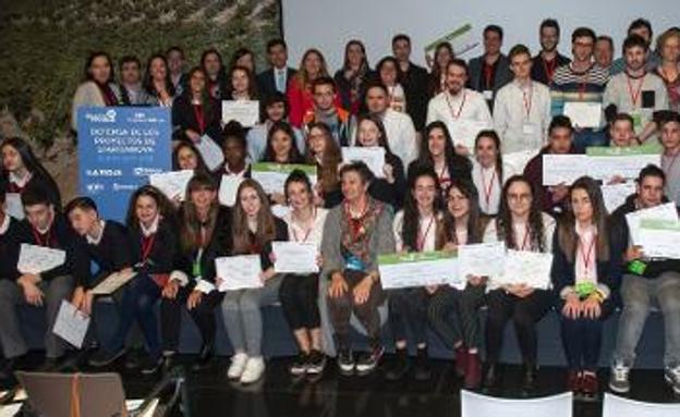 Finalistas de la quinta edición de STARTinnova, ayer en Riojafórum. :: díaz uriel/