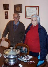 Augusto Ibáñez y su mujer, el pasado viernes. / DIARIO DE NAVARRA/