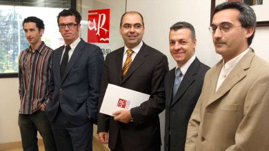 Valer (alumno), Alonso Maturana (RIAM), Martín y Pérez de Nanclares (UR), Hijazo (AETIC) y Rubio (profesor) , en la presentación. / E.D.R./