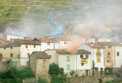 Peroblasco volvió a celebrar un año más su tradicional Fiesta del Humo. / ALFREDO IGLESIAS/