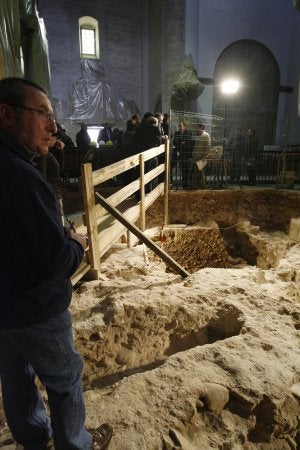 Las excavaciones en San Millán están descubriendo su historia milenaria. JUSTO RODRÍGUEZ/