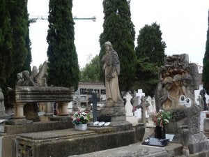 Piezas de interés del antiguo cementerio calagurritano. ::
I. Á./