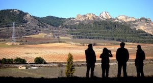 Haro se rebela contra una línea de alta tensión sobre el corazón del viñedo histórico