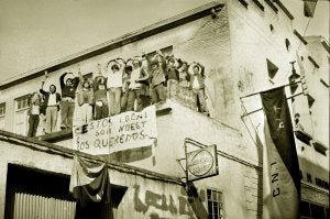 Los anarquistas tomaron la sede de la calle los Baños en la Transición. ::
FOTO TEO (CEDIDA POR CÁMARA OSCURA)/