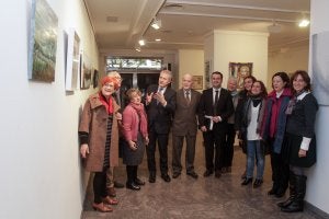 El presidente de Medicus Mundi Rioja, Manuel Benito, inauguró la exposición acompañado del consejero Emilio del Río y el concejal Javier Merino. ::
DÍAZ URIEL/