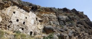 'Palacio de Inestrillas', en el farallón que se asoma al río Alhama desde la pedanía de Aguilar. ::
JUSTO RODRÍGUEZ/