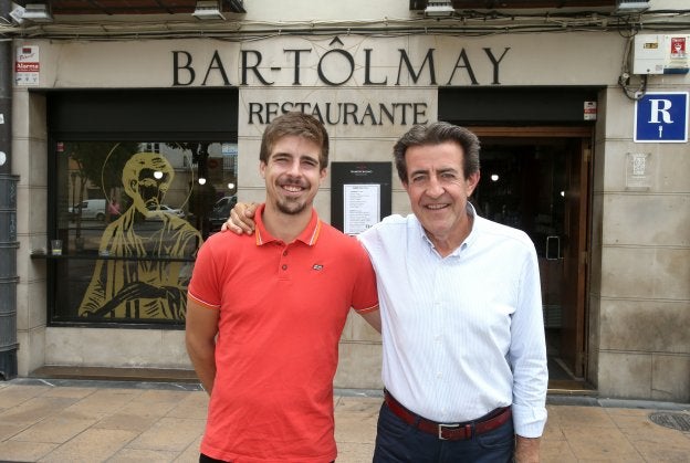 Ensalada verde de ventresca con pimientos rojos