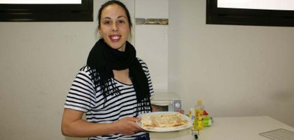 «Si quieres comer bien tienes que aprender a hacerlo por ti misma»