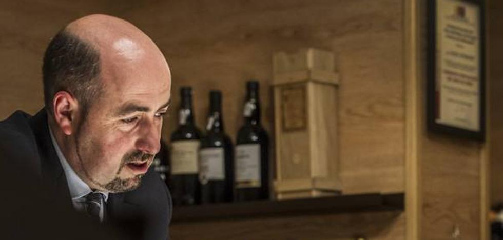 «Pavonearse le costó tres botellas»