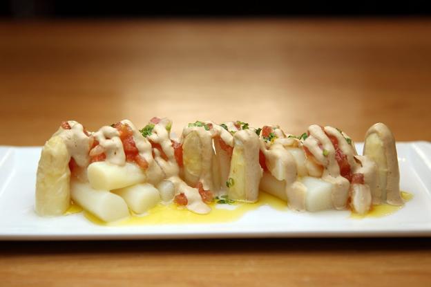 Ensalada de puntas de espárrago