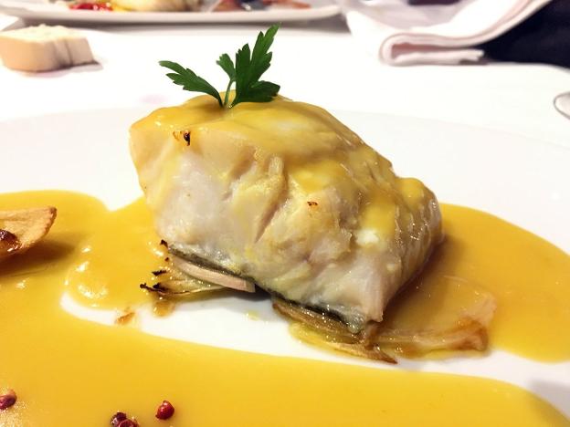 Bacalao al horno y salsa de mostaza