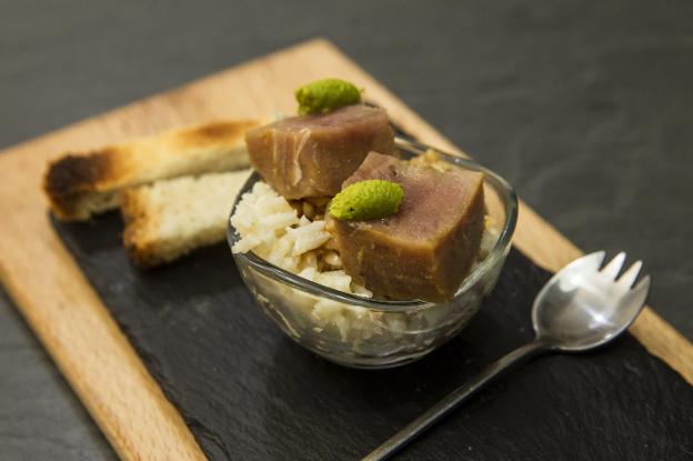 Taquitos de atún con wasabi