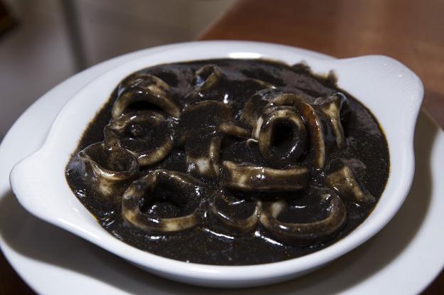 Calamares en su verdadera gran tinta