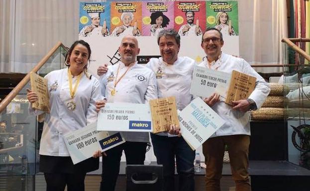 Ángel Palacios, del grupo 'Cocinar a Ciegas', ganó ayer el premio 'Cocinicas de Oro' de Zaragoza