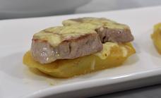 La receta de hoy de Javier Romero: solomillo de cerdo gratinado con patatas asadas
