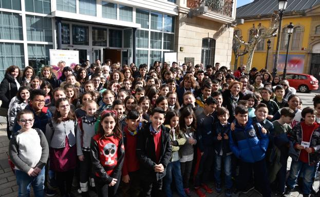 Más de 200 estudiantes presentan 54 sorprendentes inventos en la feria Inspiratec