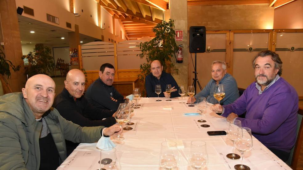 Cata de vinos de Finca Valpiedra en la Liga de Golf y Vino