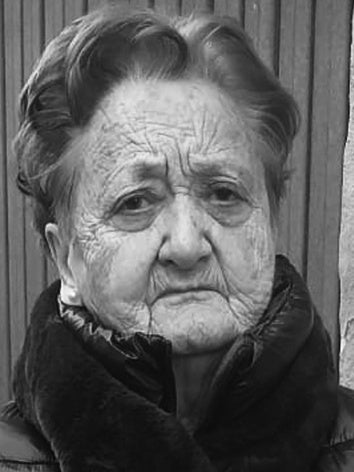 Doña Mª Cruz Puras Ochoa