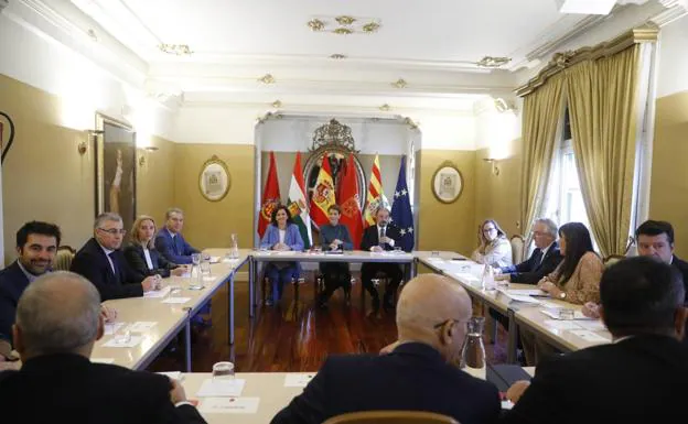 Los presidentes del Ebro acuerdan potenciar la colaboración en materia sanitaria y de emergencias