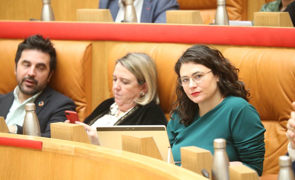 PSOE e IU aprueban una reforma exprés del Parlamento para neutralizar la Junta de Portavoces