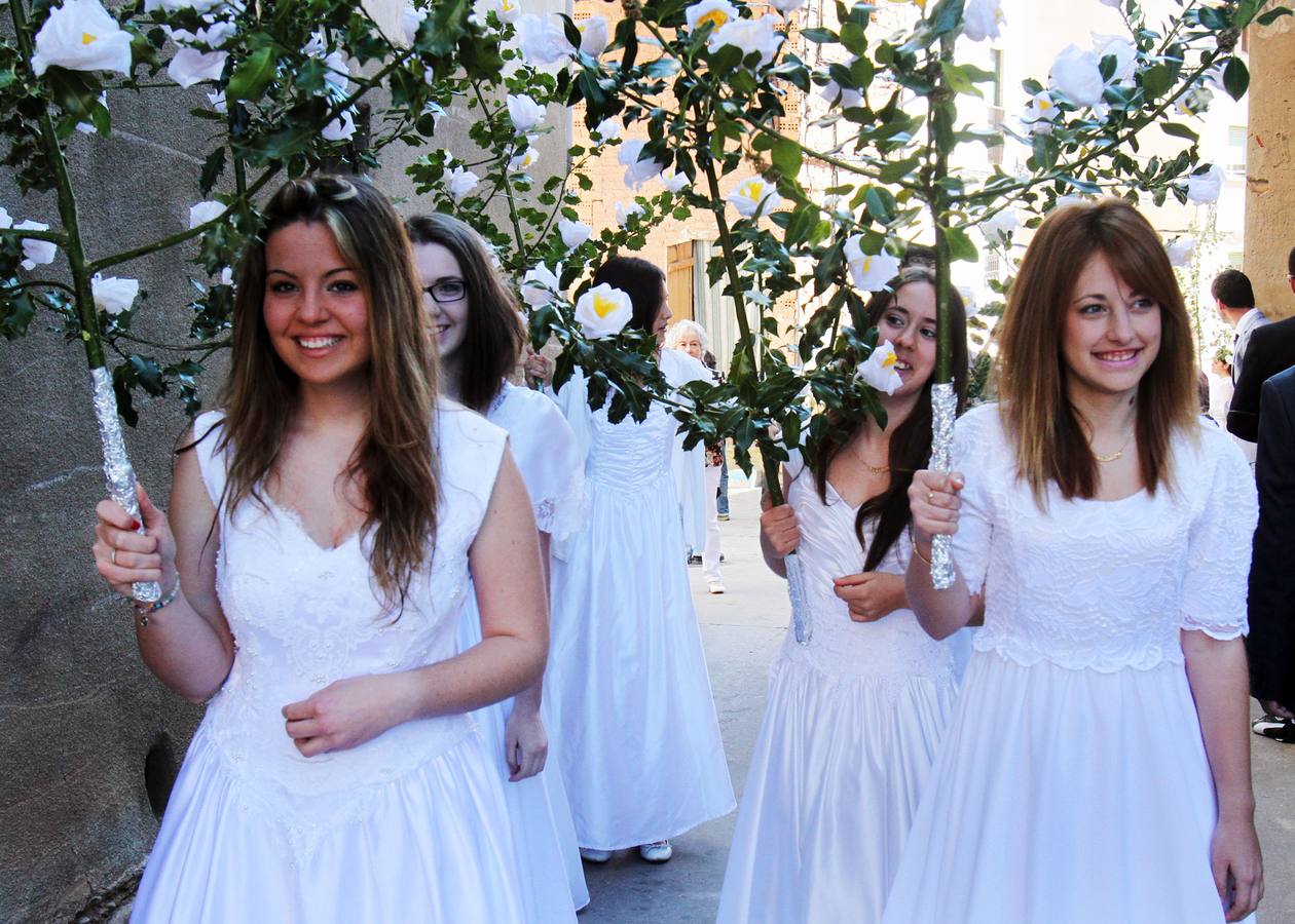 Las Doncellas procesionan en Sorzano