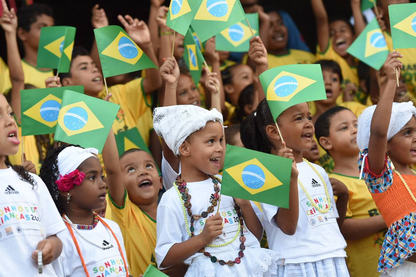 Mundial 2014: Ambiente de fútbol en las calles de Brasil