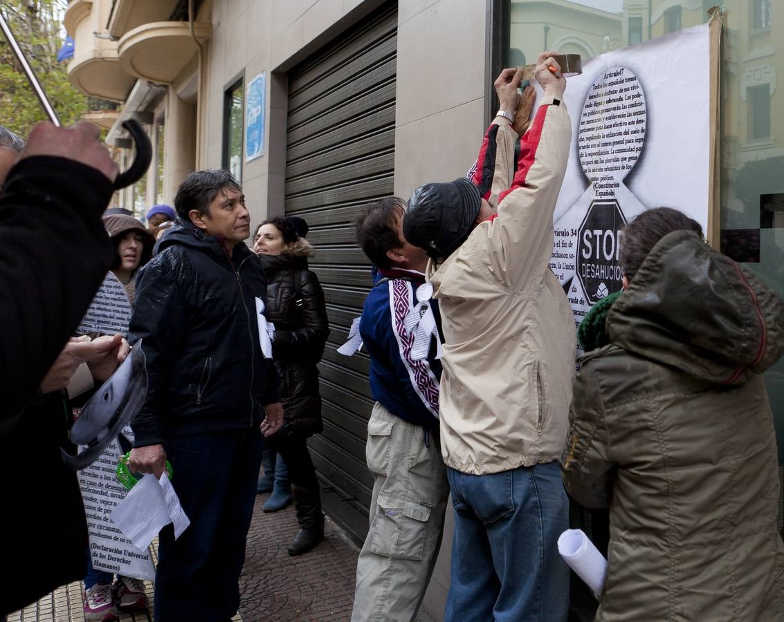 La PAH celebra el Día de los Santos Inocentes con villancicos reivindicativos