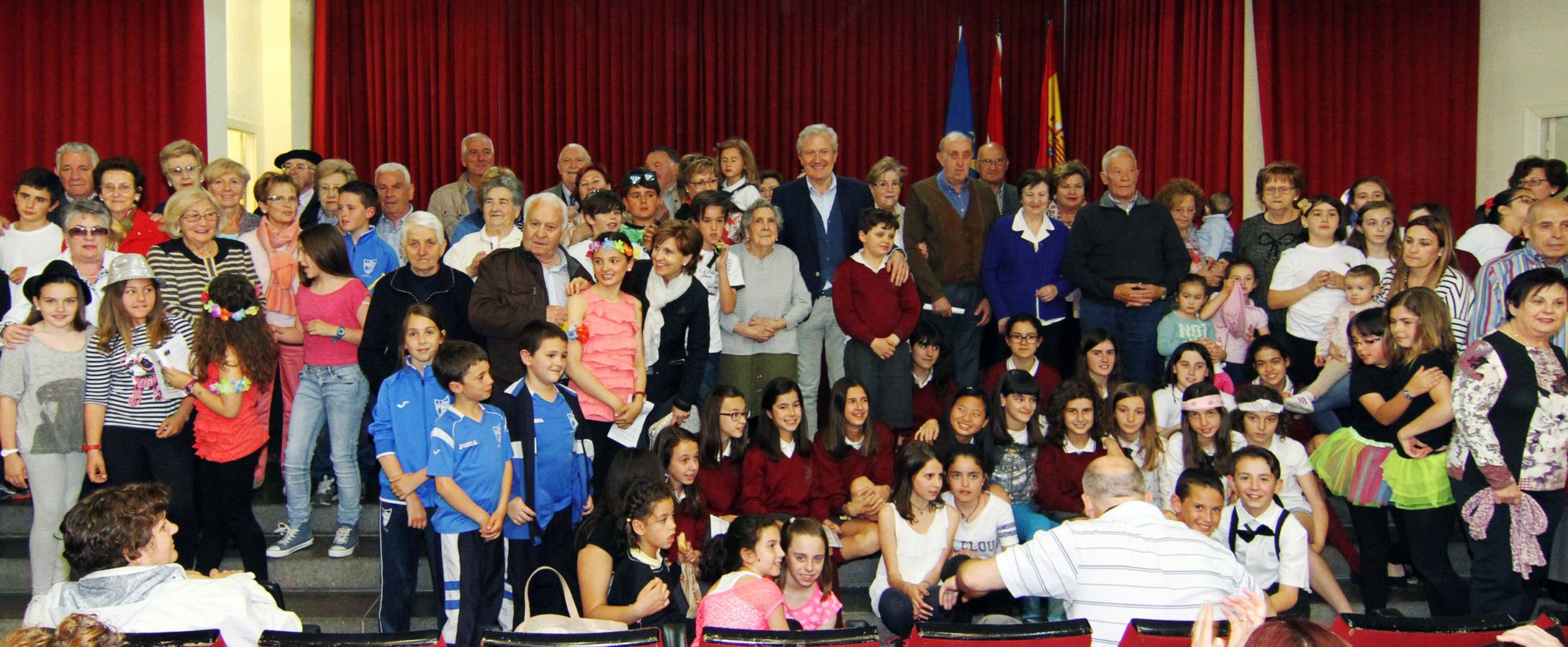 Festival homenaje a los abuelos en las Aulas de la Tercera Edad