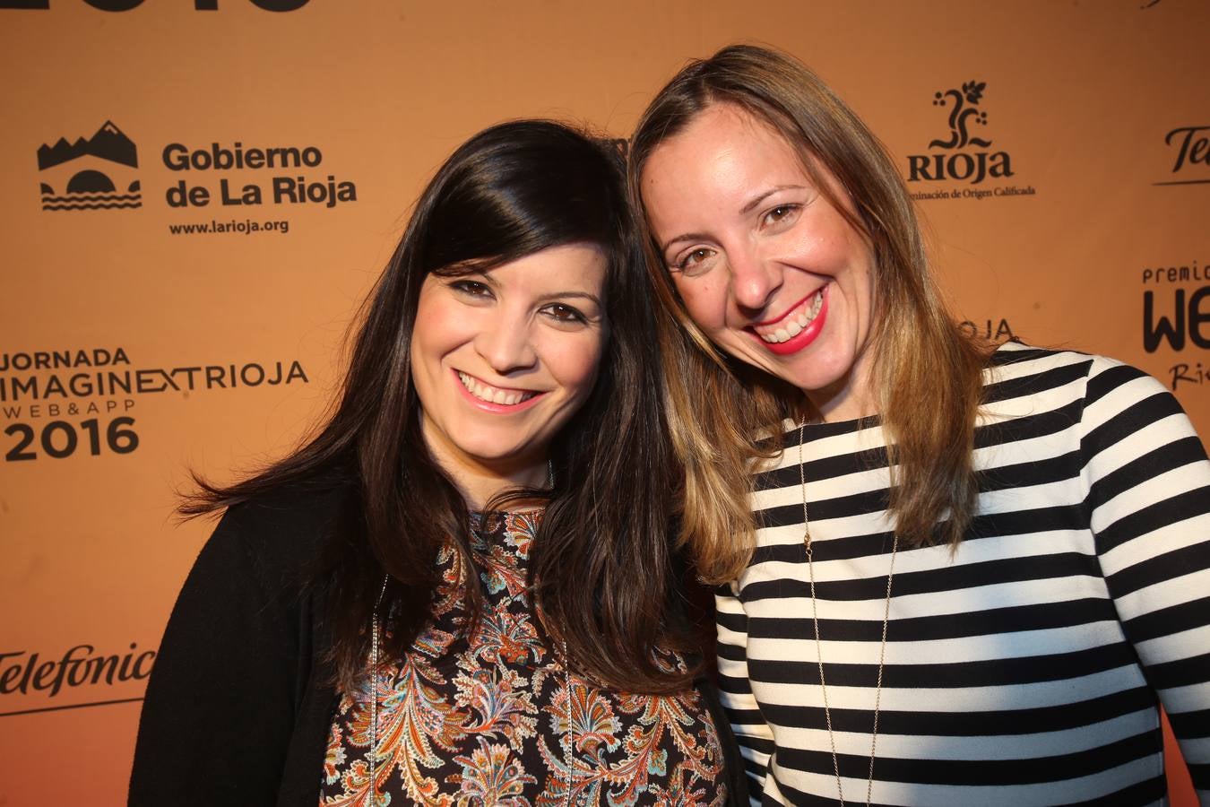 Sonrisas en el photocall en la entrega de los XVIII Premios Web Riojanos