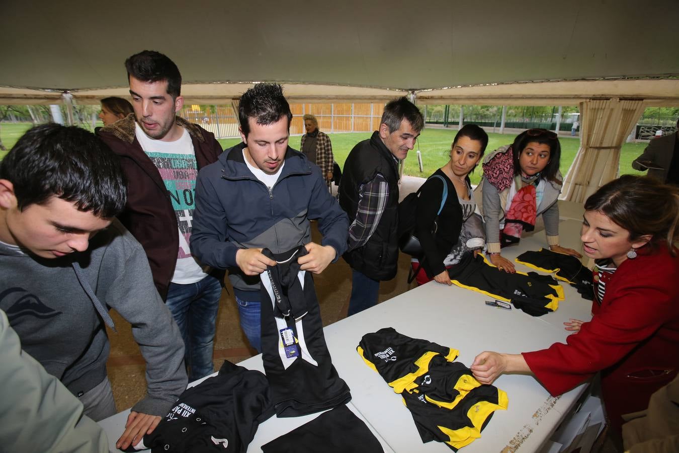 La XII edición del Torneo Interempresas de pádel inicia su andadura con más de 150 jugadores inscritos