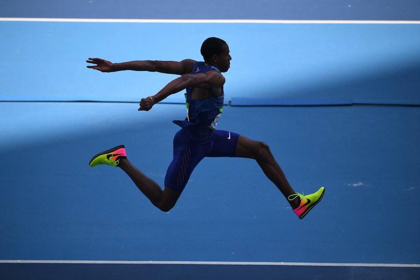 Los estadounidenses Taylor y Claye, hicieron oro y plata en salto de altura